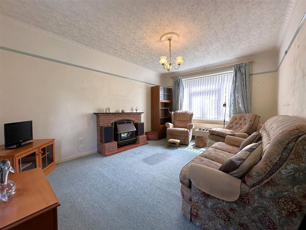 Property photo 2 of 18 Generous Living Room 047