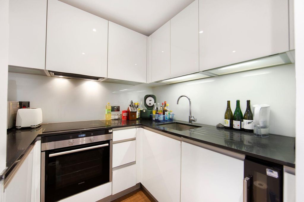 Property photo 3 of 12 4P8Smgbg.Jpeg