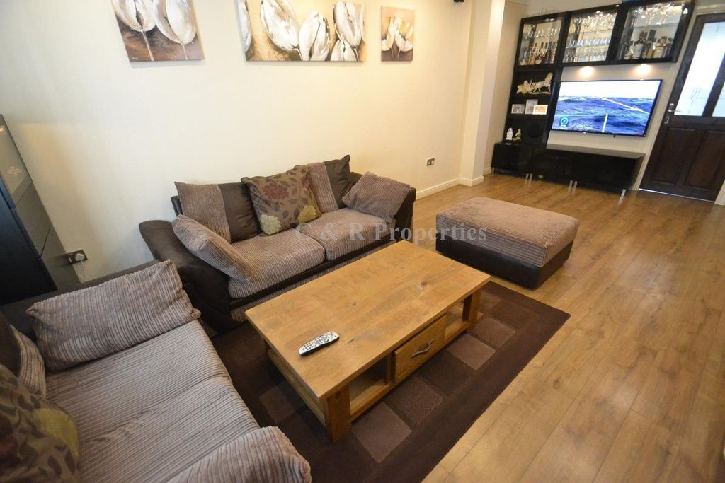 Property photo 3 of 14 Gallery