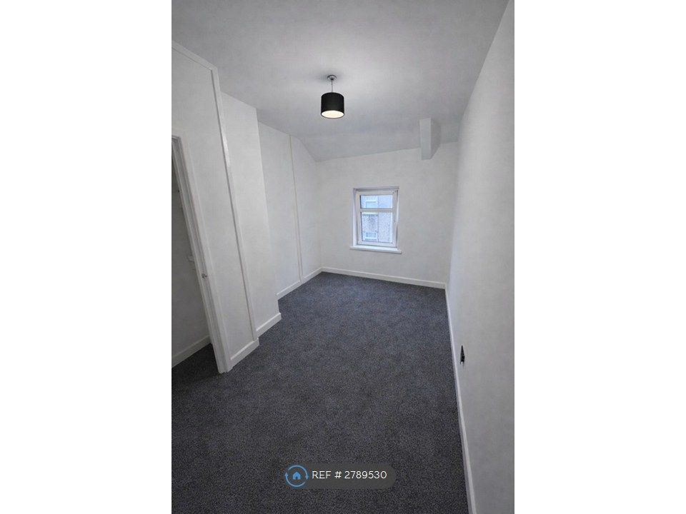 Property photo 3 of 5 Bedroom 1