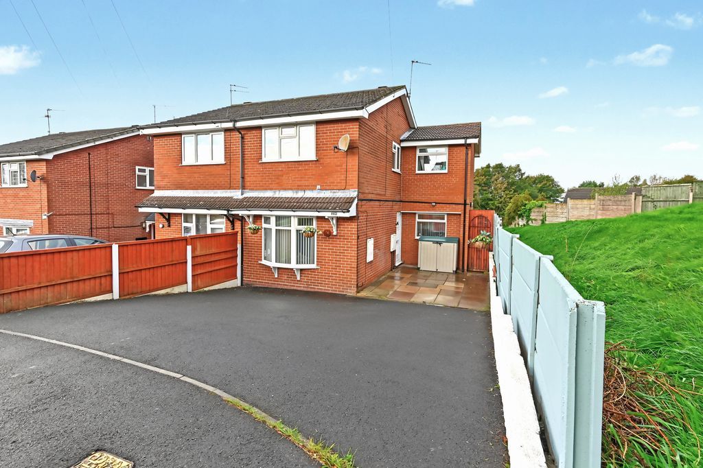 Property photo 1 of 35 External