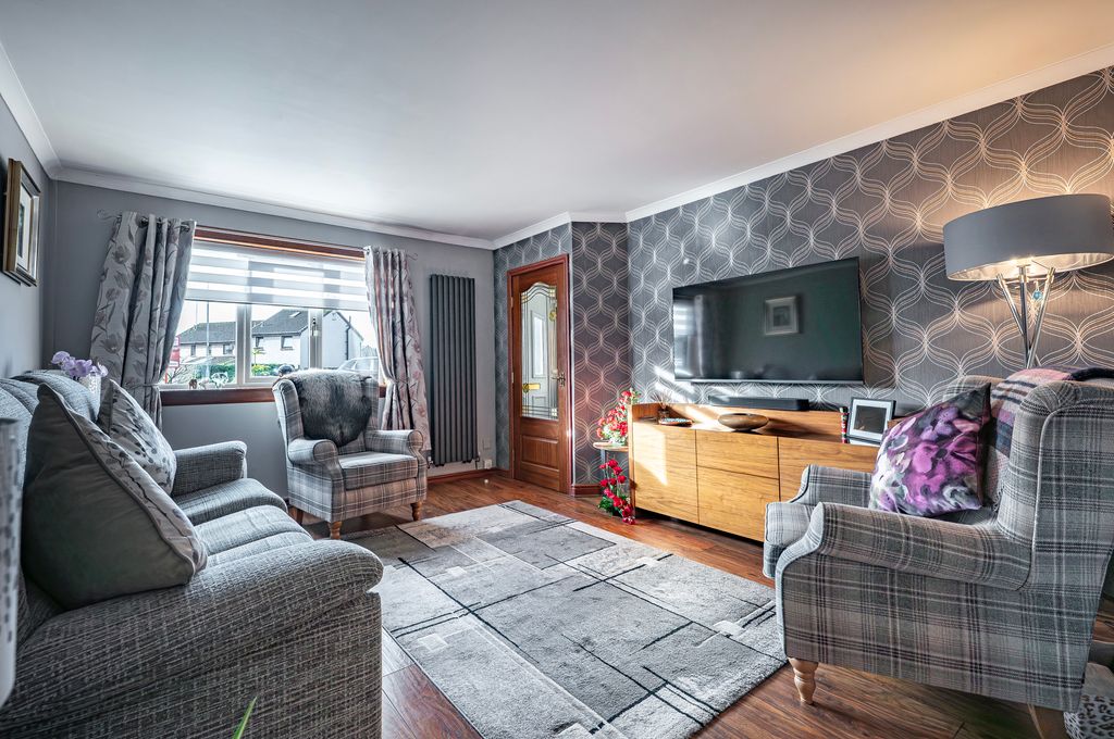 Property photo 2 of 34