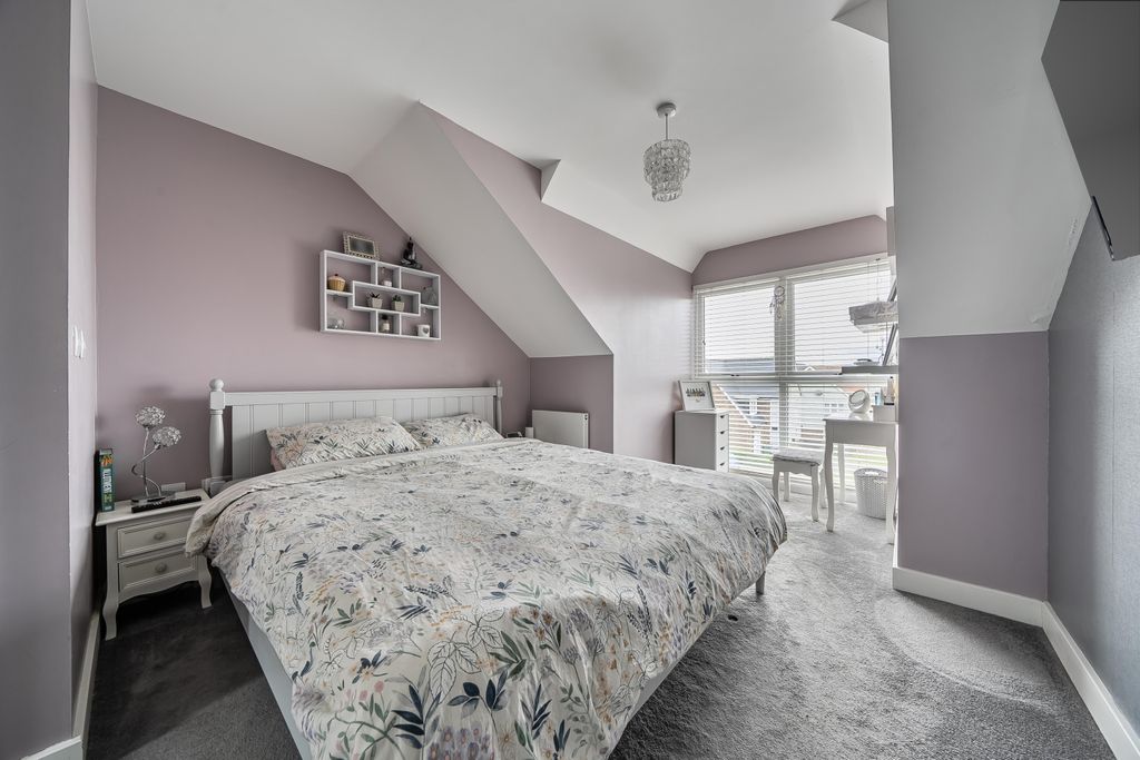 Property photo 3 of 20 Bedroom