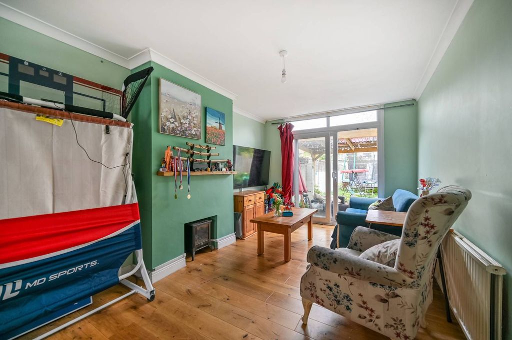 Property photo 3 of 8