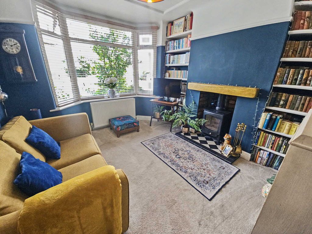 Property photo 2 of 20 Sitting Room