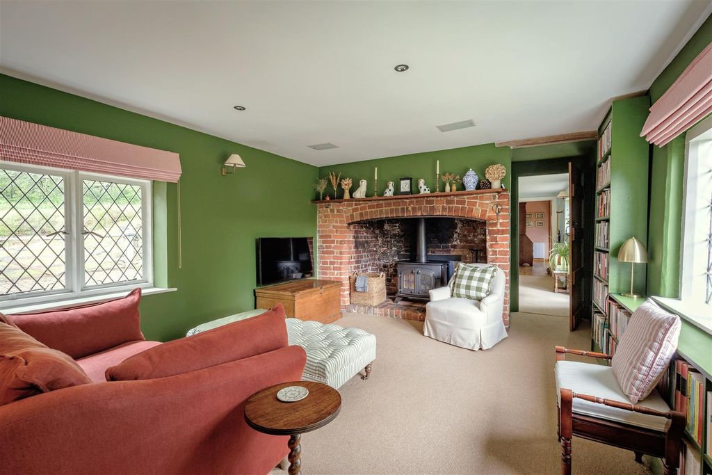 Property photo 3 of 34 Sitting Room