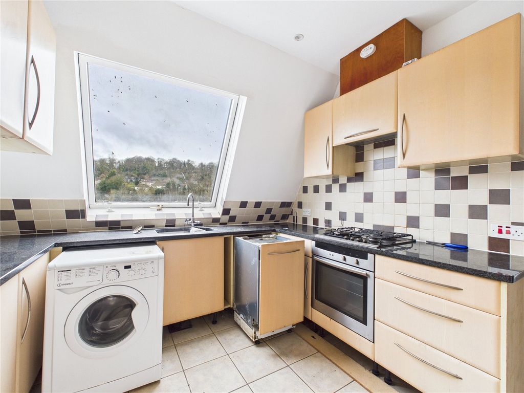 Property photo 2 of 12 Picture No. 11