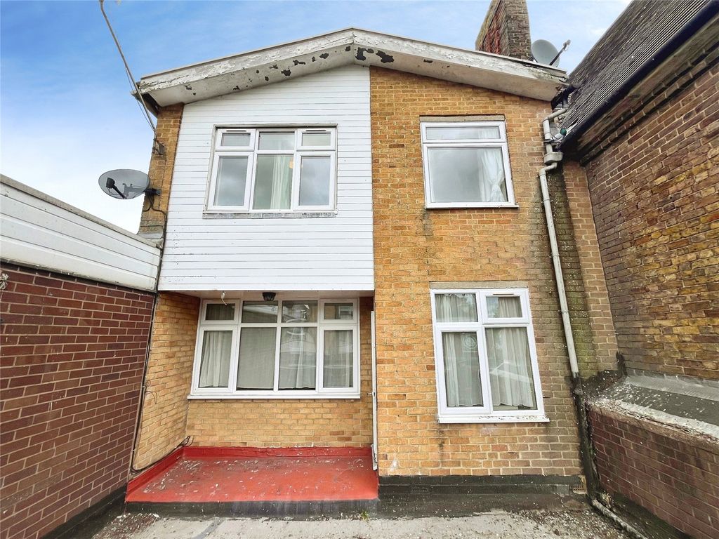 Property photo 1 of 11 External