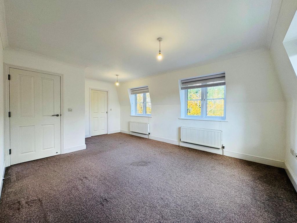 Property photo 2 of 16 Living Room