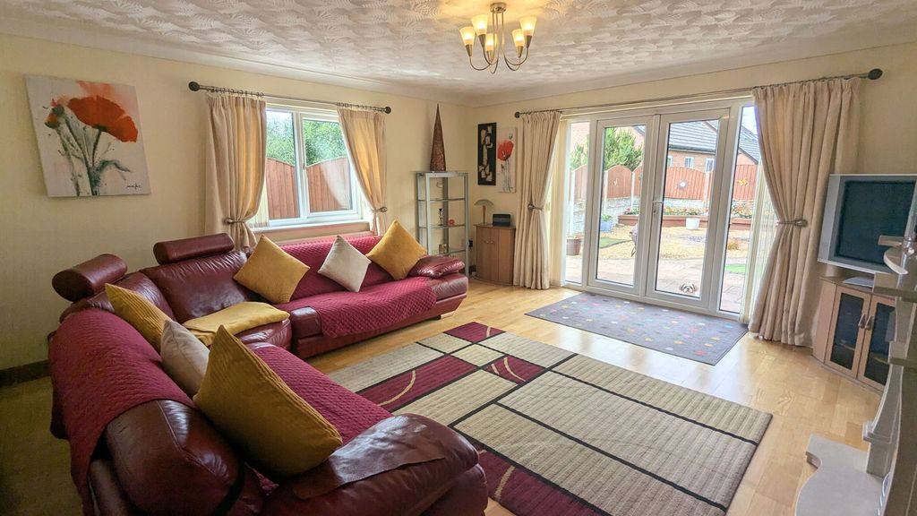 Property photo 2 of 22