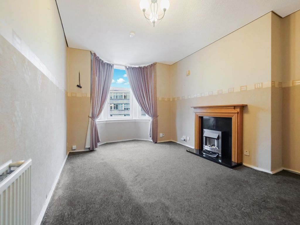 Property photo 2 of 12 Lounge