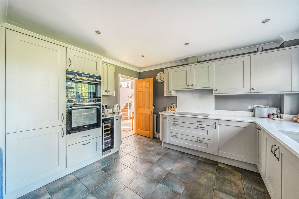 Additional image 4 of 4 bed detached house for saleLightwater GU18
