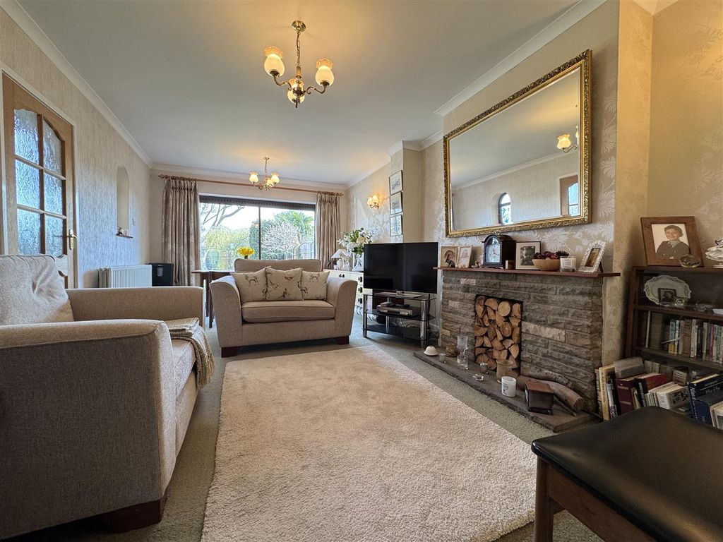 Property photo 3 of 37