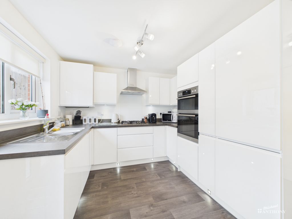 Property photo 2 of 16 Cam02773G0-Pr0369-Still018