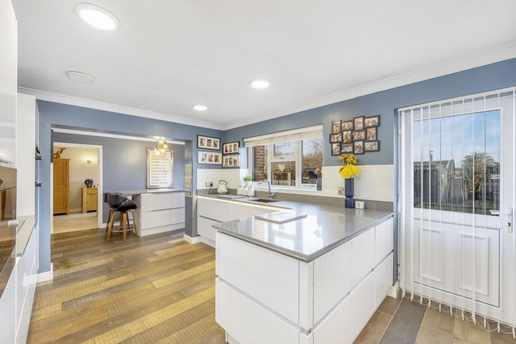 Property photo 2 of 38 7 Hawthorn Road (North Greetwell)-27
