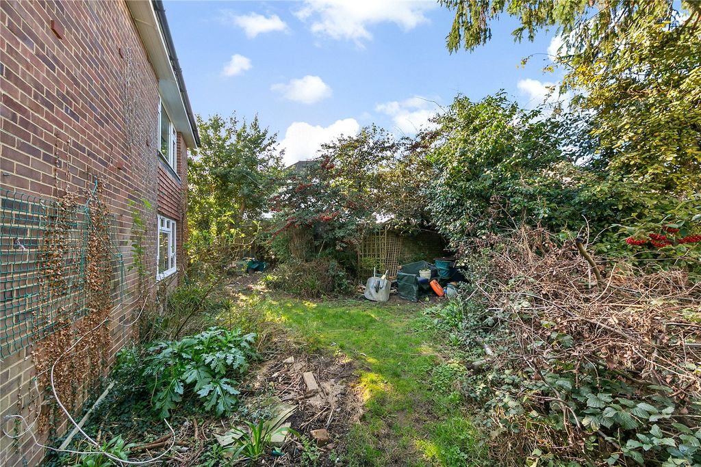 Additional image 6 of 2 bed flat for saleHartland Road, Hampton Hill TW12