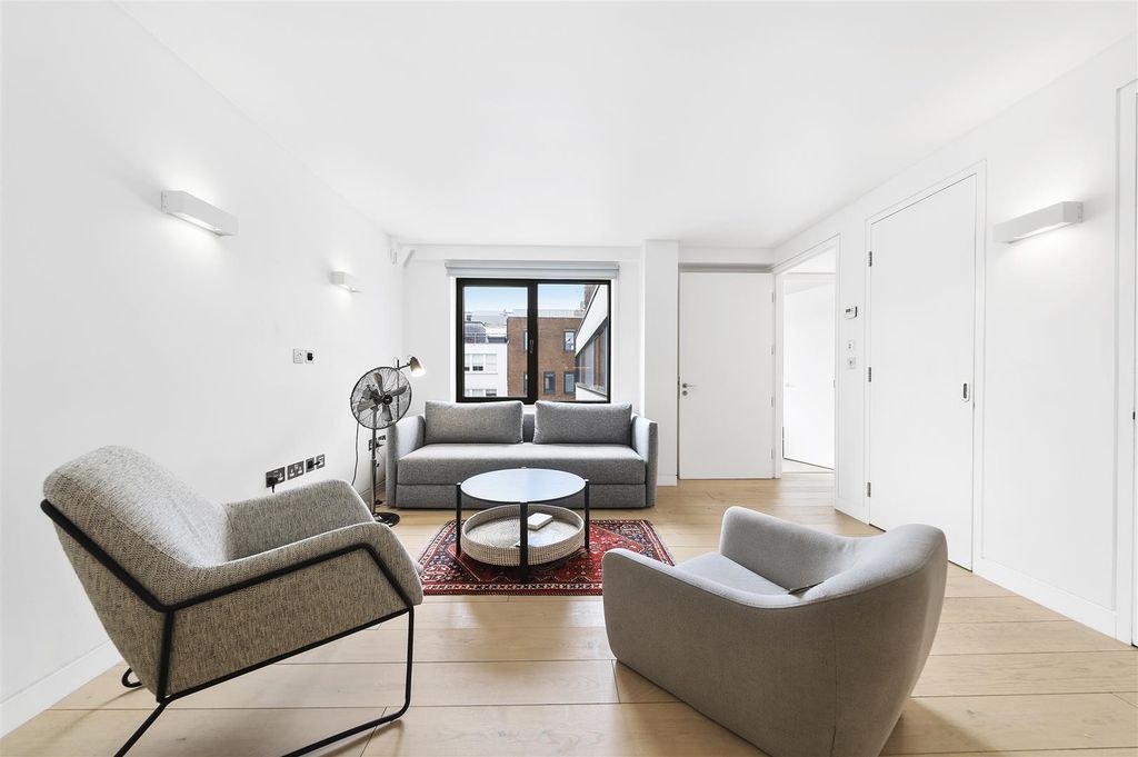 Property photo 3 of 9 Kirby Street