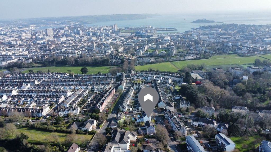 Property photo 2 of 26