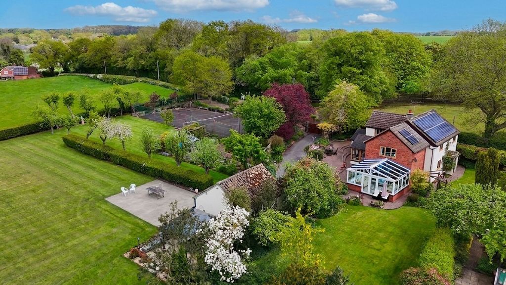 Property photo 2 of 36