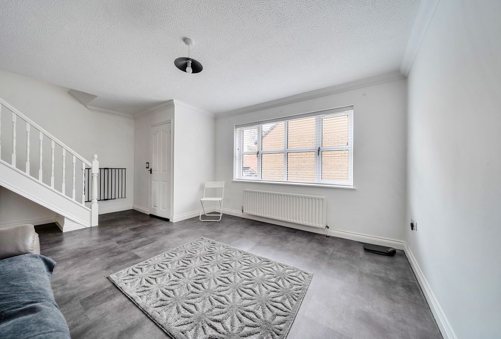 Property photo 3 of 17 Main Lounge