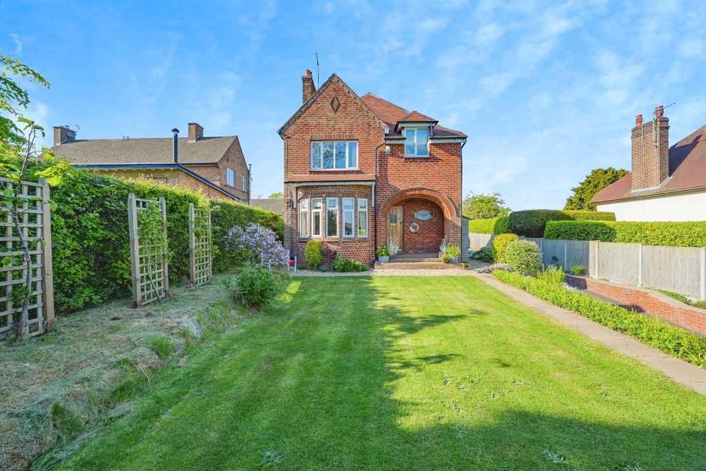 Property photo 1 of 18 Entrance Door: