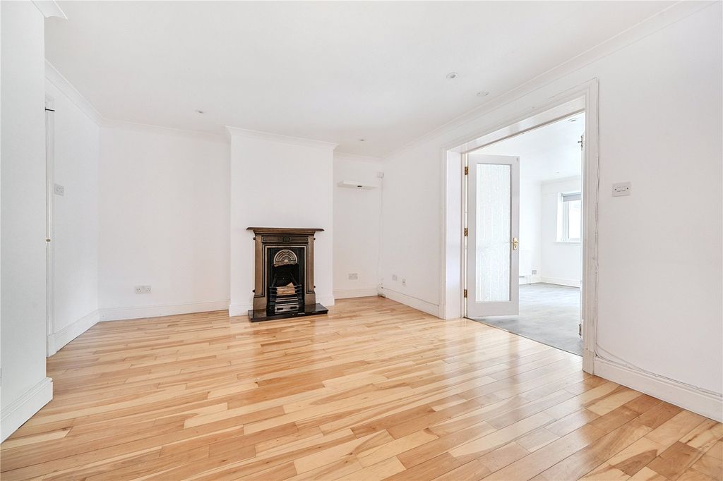 Property photo 2 of 19 Picture No. 48