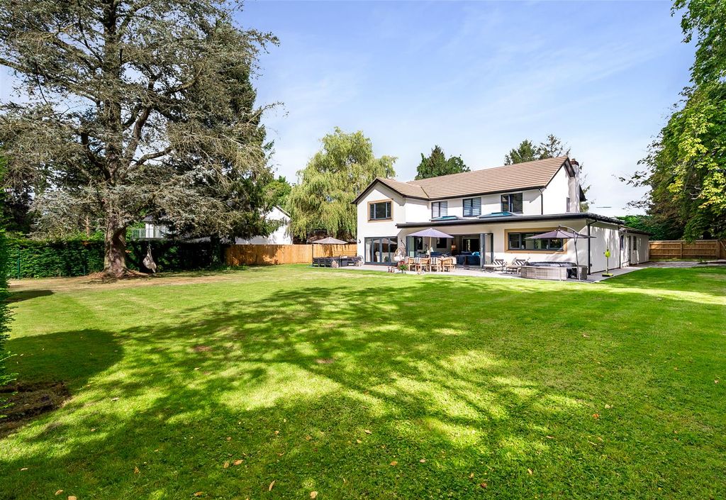 Property photo 2 of 25