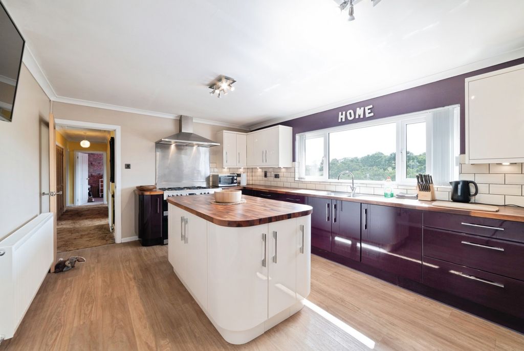 Property photo 3 of 23 Pbox-Img.Jpg
