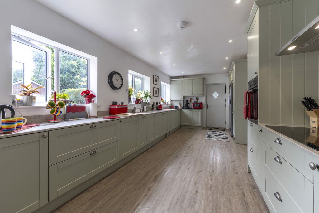 Property photo 3 of 17