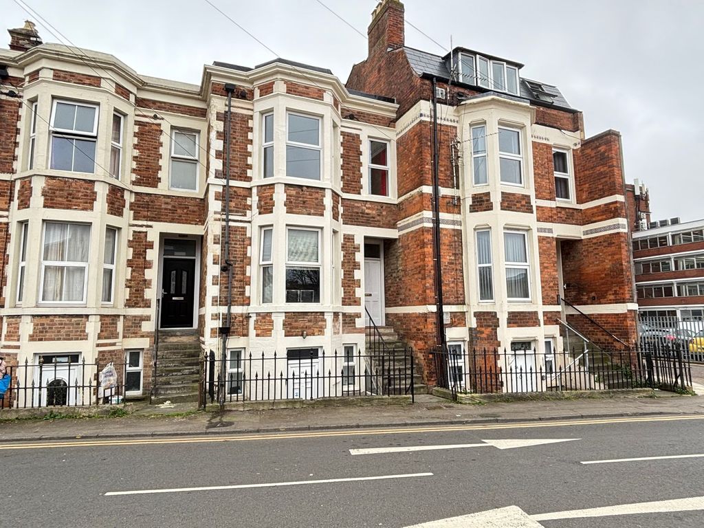 Property photo 1 of 7 Front