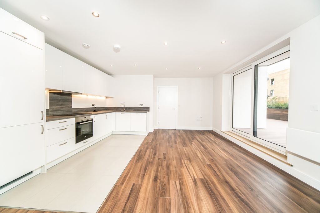 Property photo 2 of 8 E17E3479-0F4c-4Bc2-9