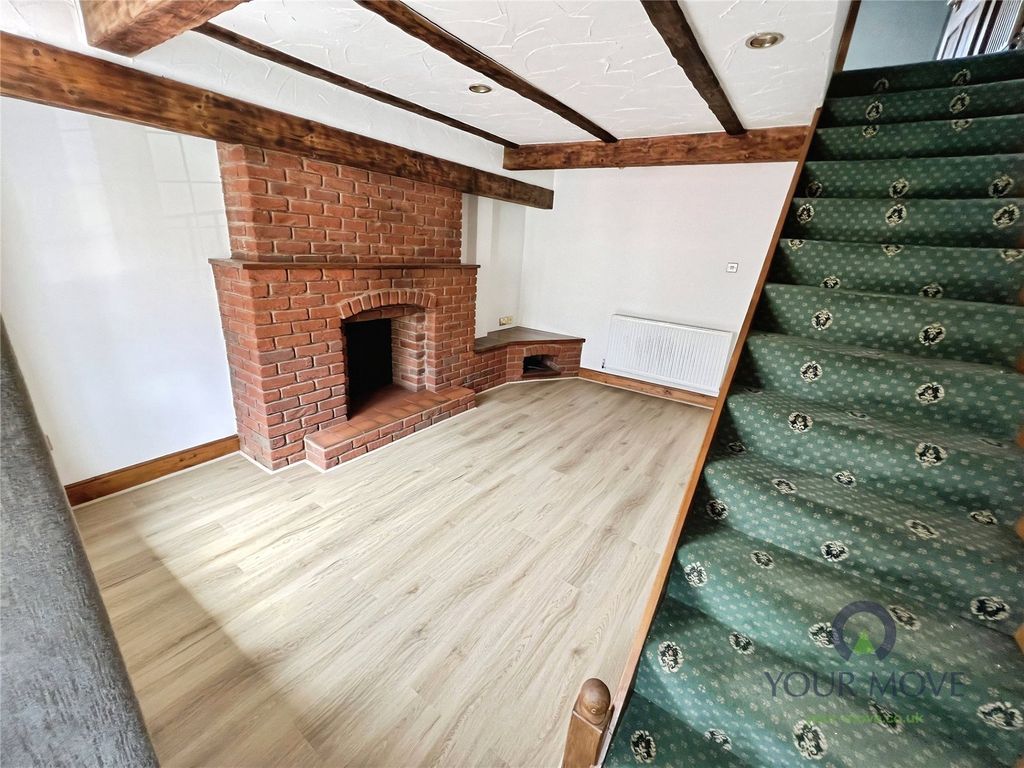 Property photo 3 of 11 Lounge