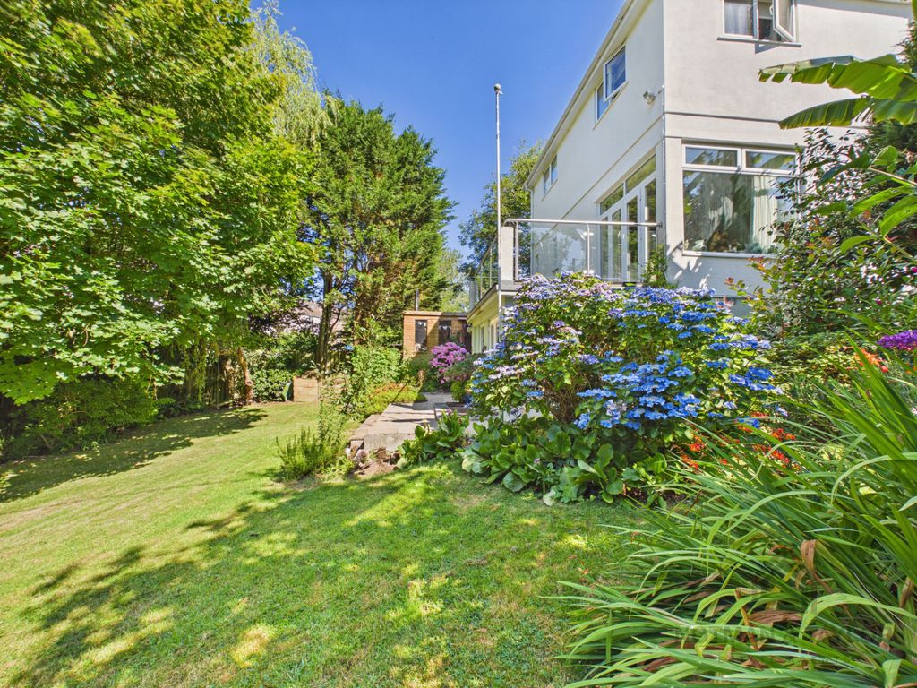 Property photo 3 of 39