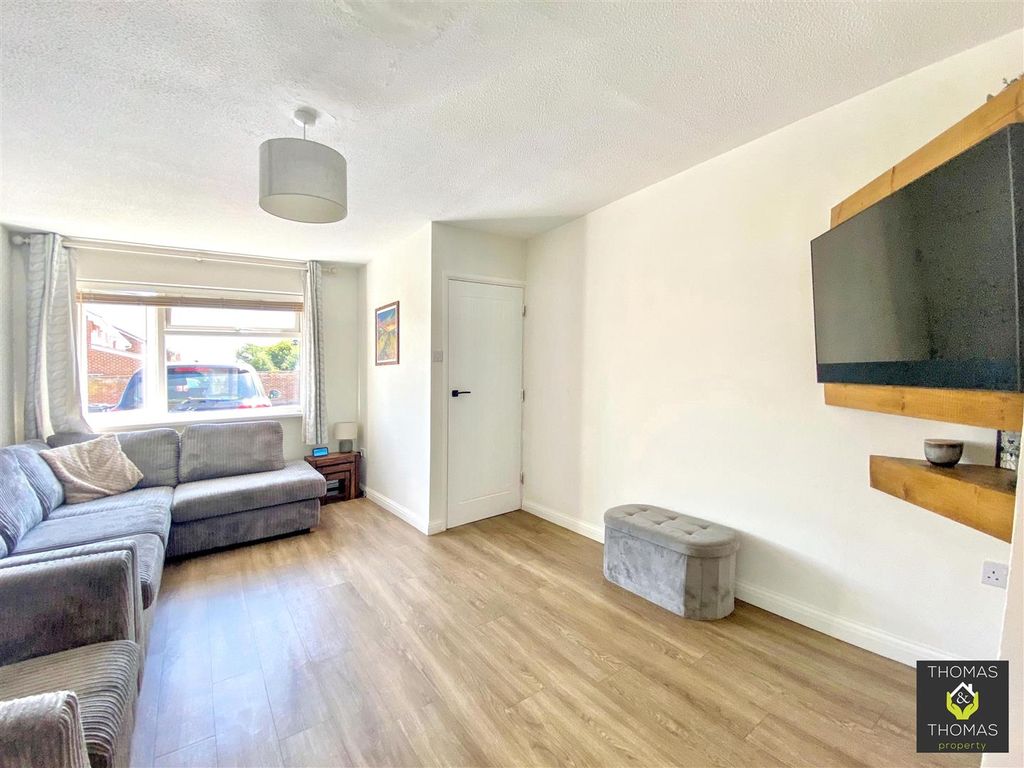 Property photo 3 of 18