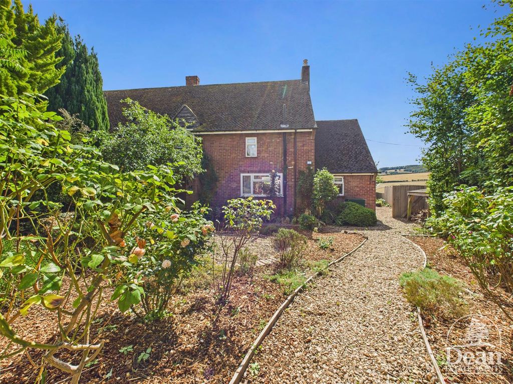 Property photo 1 of 29