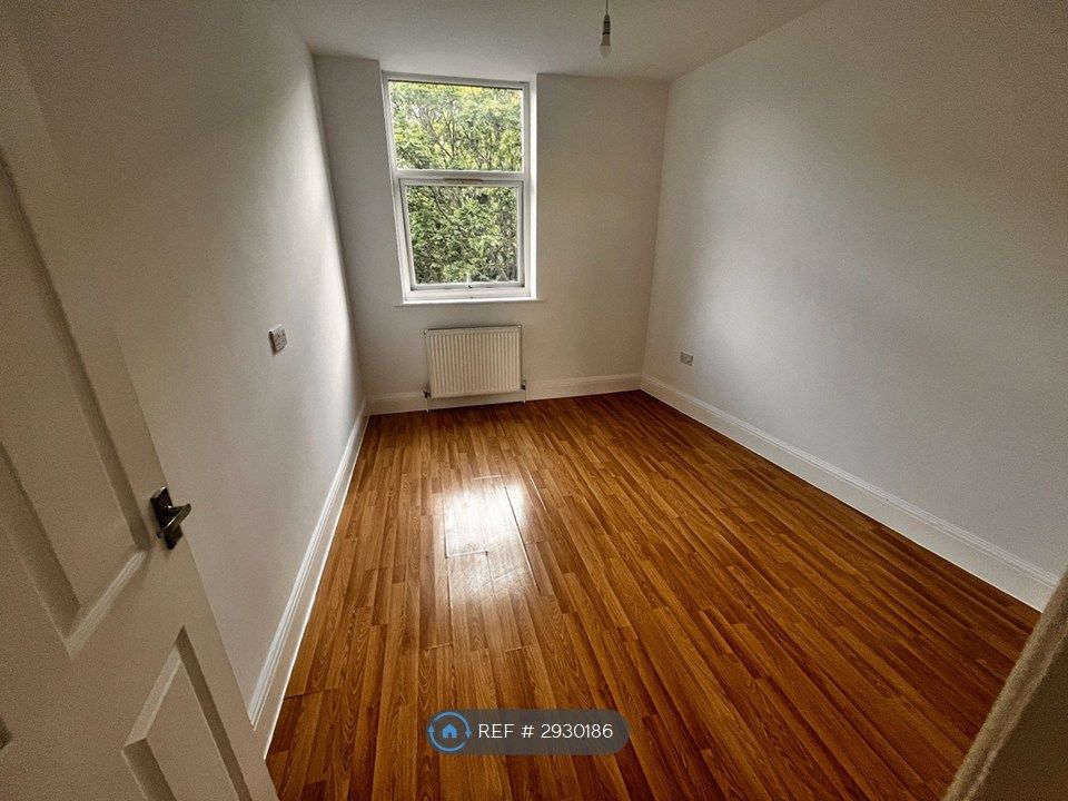 Property photo 3 of 7 Bedoom 2
