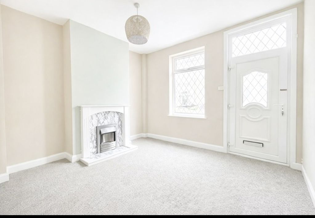 Property photo 2 of 11 Lounge