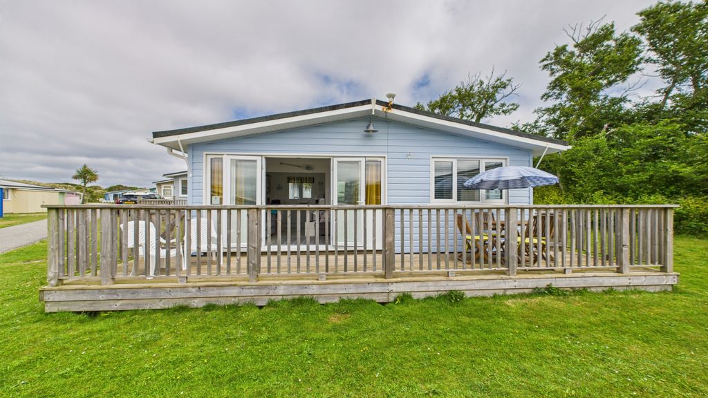 Property photo 1 of 13 2Â Bedroom Bungalow For Sale