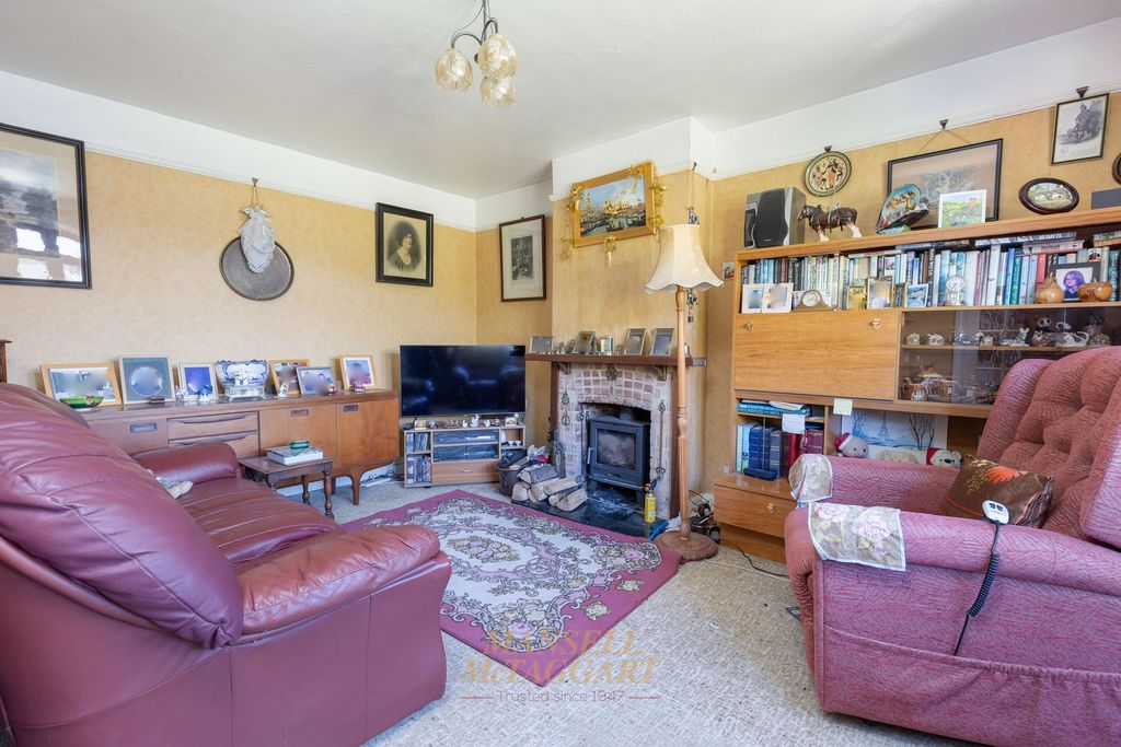 Property photo 3 of 18