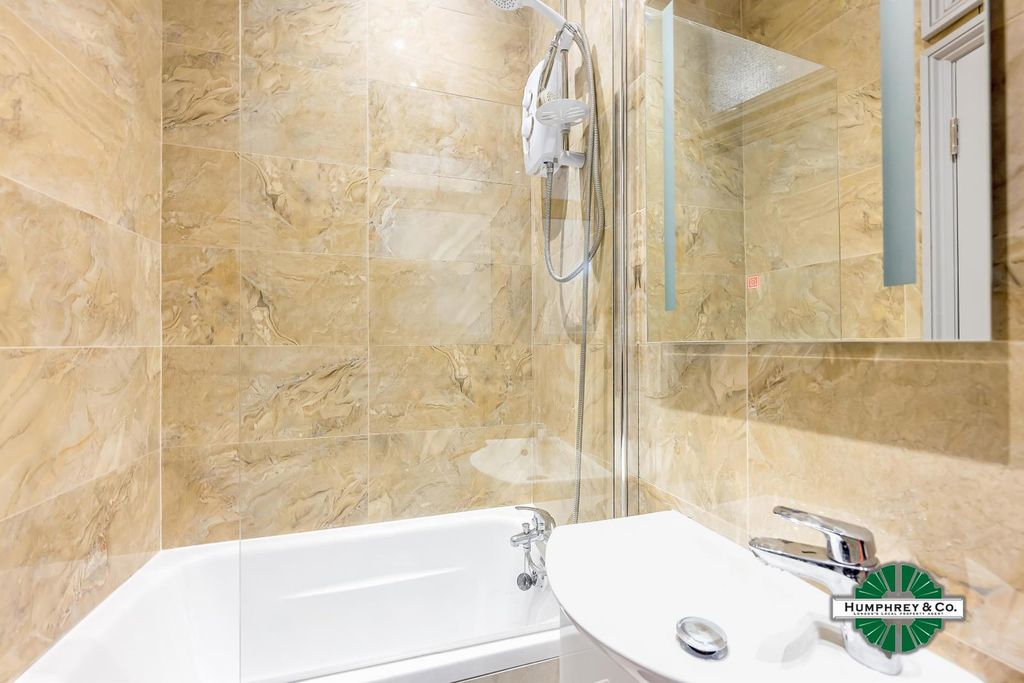 Property photo 1 of 7 Studio Flat For Rent