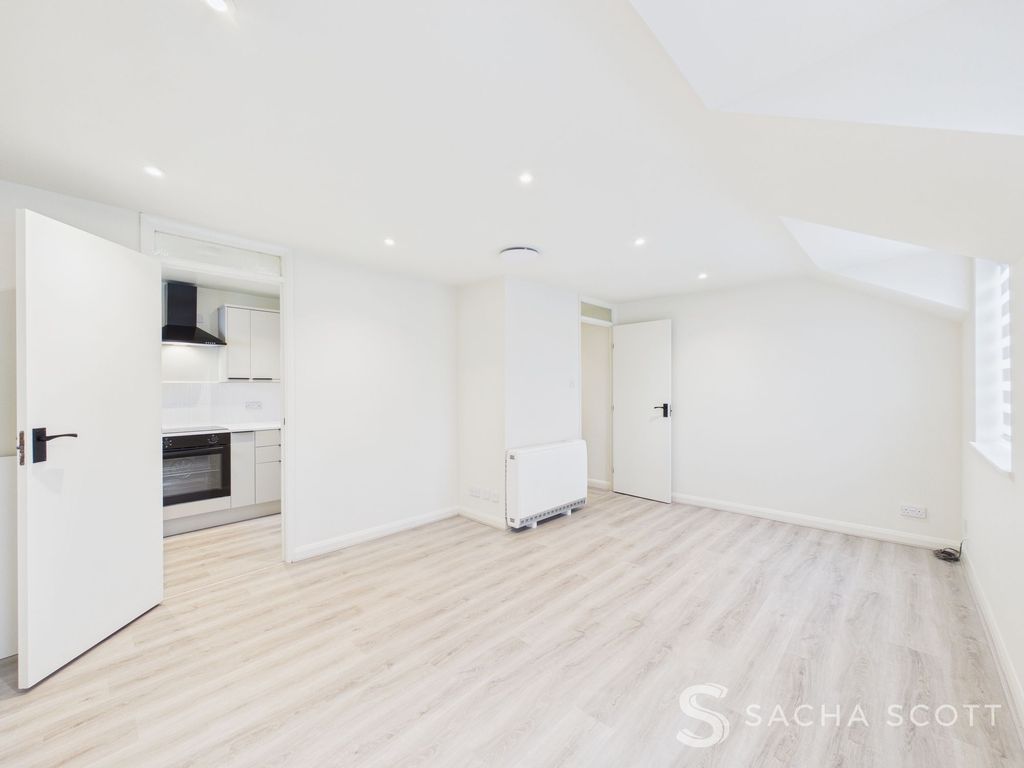 Property photo 2 of 12 Studio Room