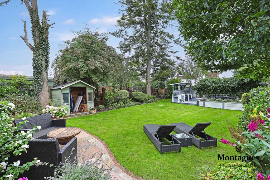 Property photo 2 of 33 Photo 10