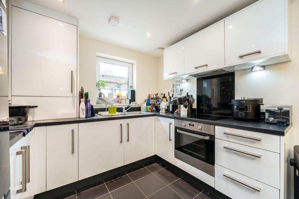 Property photo 2 of 6 Picture No. 20