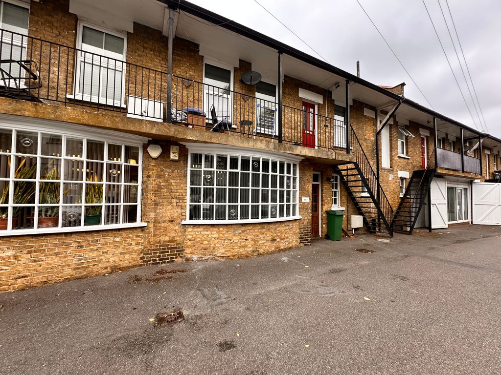 Property photo 2 of 4