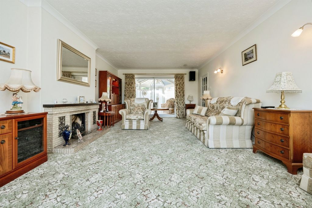 Property photo 3 of 19