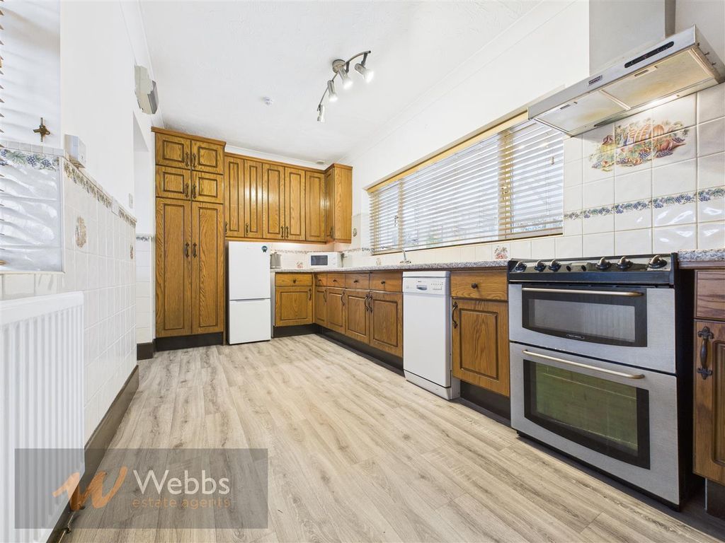 Property photo 3 of 28 Cam05244G0-Pr0176-Still010.Jpg