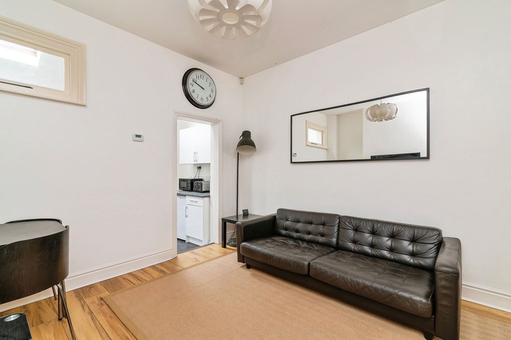 Property photo 2 of 17 Photo