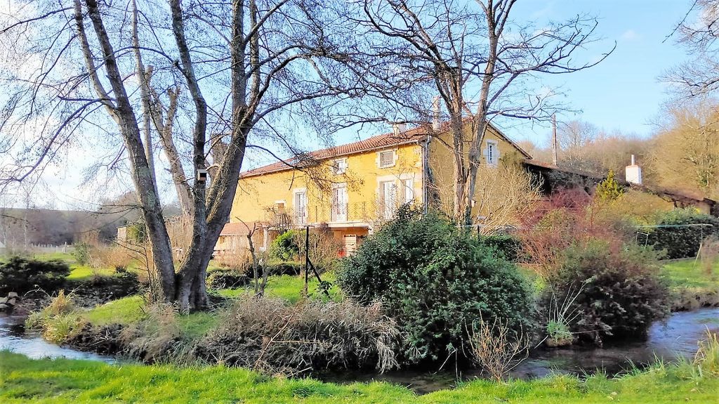 Property photo 2 of 25