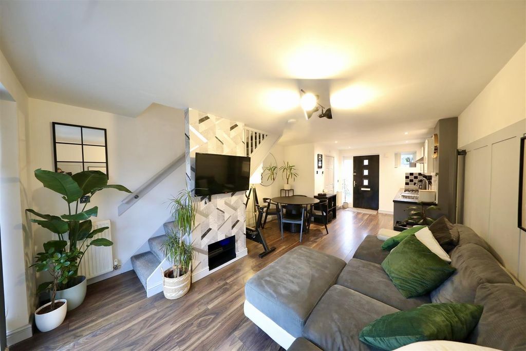 Property photo 3 of 15 Lounge/Diner