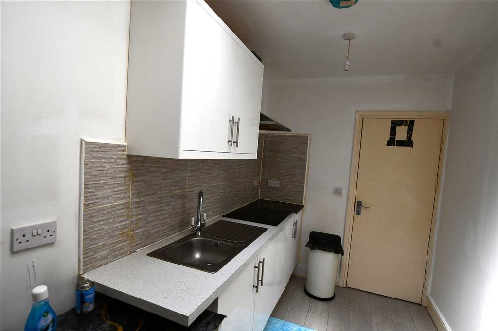 Property photo 2 of 4 Kitchen Area
